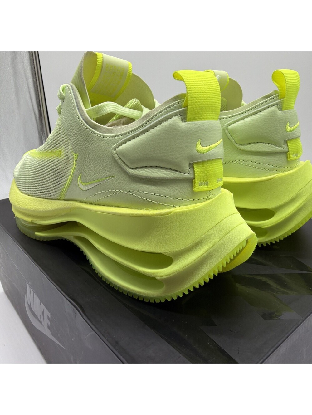 Size 9 - Nike Zoom Double Stacked Barely Volt W - Picture 5 of 11